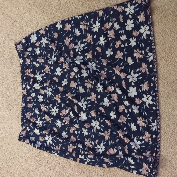 Serengeti Reversible Leaves and Floral Stretch Waist Skirt Size 3X - Picture 5 of 6